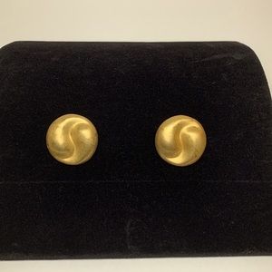 Vintage Brass Gold S shaped Circle Clip on Earrings
